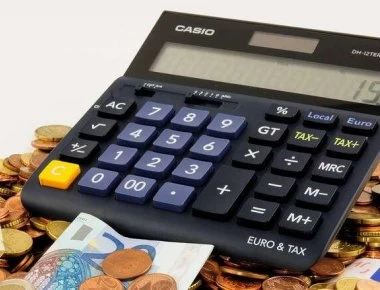 Κατώτατος μισθός: Αυξήσεις - «φωτιά» στις εισφορές – Ποιοι θα πληρώνουν έως και 300 ευρώ το μήνα (φώτο)